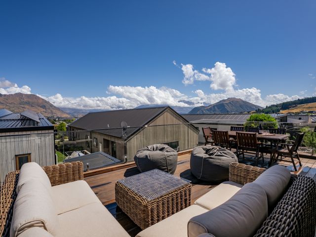 Peak Retreat - Wanaka Holiday Home - 1171575 - photo 2