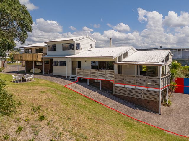 Seascape Beachfront C - Whangamata Holiday Unit - 1171973 - photo 1