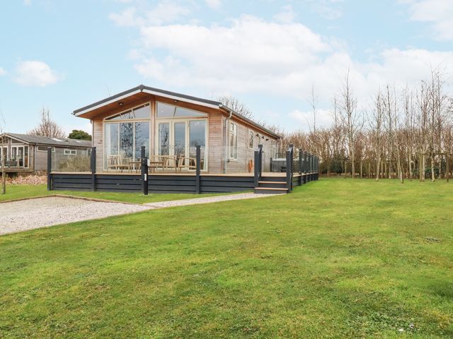6 Meadow Retreat