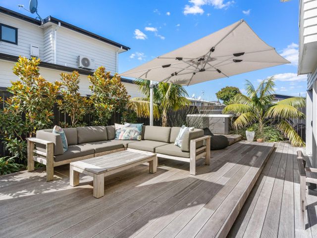 Sun and Surf Retreat - Papamoa Beach Holiday Home - 1173139 - photo 4