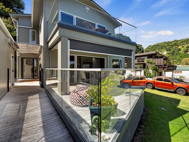 The Lighthouse - Te Mata Holiday Home - 1173524 - photo 2