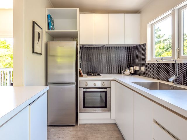 Nikau Grove - Onetangi Holiday Home - 1173606 - photo 5