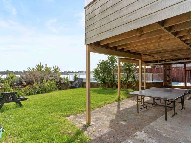 Poolside Lookout - Tauranga Holiday Home - 1174003 - photo 5