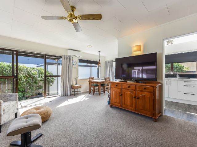 Tahunanui Shoreside - Nelson Holiday Home - 1174847 - photo 1 