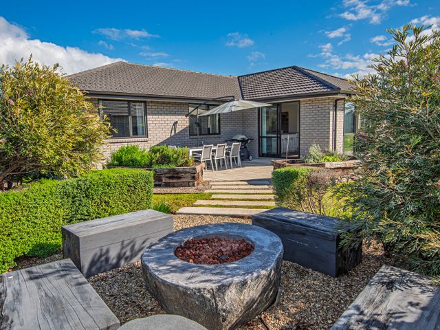 Bennett's Bach - Waipu Holiday Home - 1175853 - photo 1