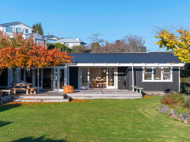 Waterside Bliss - Taupo Holiday Home - 1176741 - photo 1 