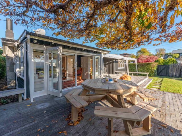 Waterside Bliss - Taupo Holiday Home - 1176741 - photo 5