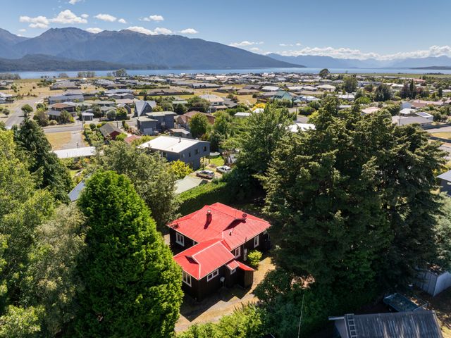 Fiordland Hideaway - Te Anau Holiday Home - 1177366 - photo 1 