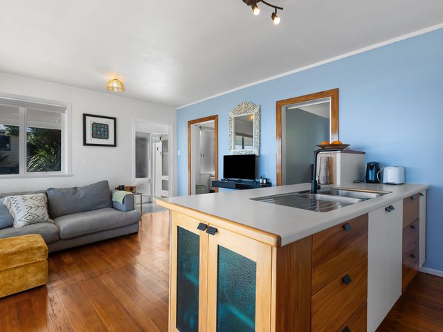 Te Hu - Ahipara Beachfront Bach - 1177723 - photo 5