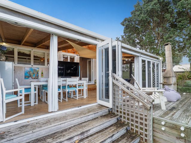 Home Away From Home In Whangamata - 1178289 - photo 3