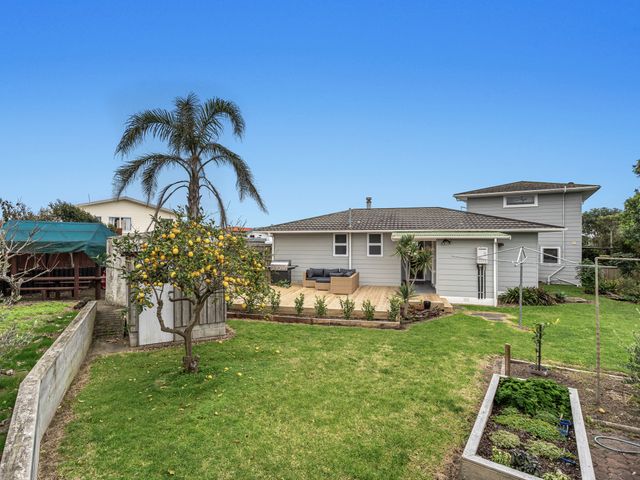 Twin Tide Retreat - Ohope Beach Holiday Home - 1179859 - photo 1 