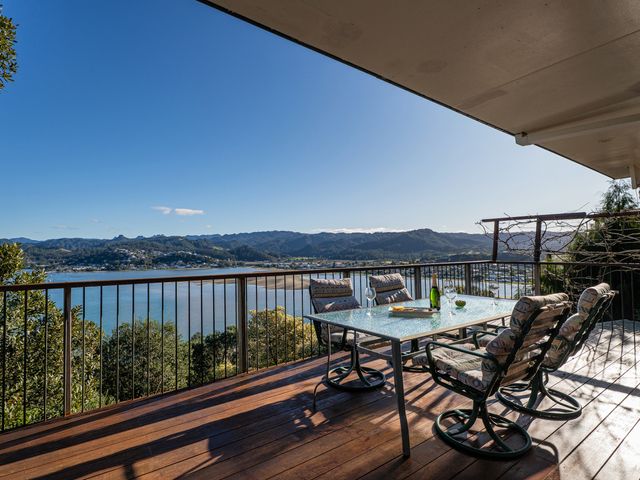 The Mount Paku Bach - Tairua Holiday Home - 1182630 - photo 2