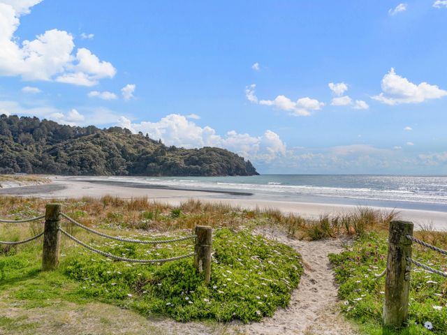 Reserve View Retreat - Waihi Beach Holiday Home - 1183123 - photo 5
