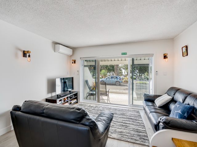 Sea-renity - Napier Holiday Home - 1183225 - photo 2