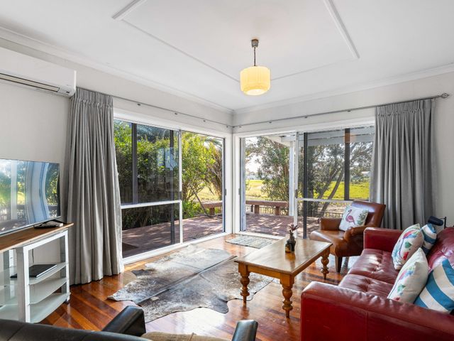 Coastal Escape -  Waihi Beach Holiday Home - 1183537 - photo 2