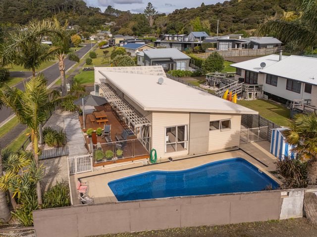 Family Tides Retreat - Whangapoua Holiday Home - 1184087 - photo 3