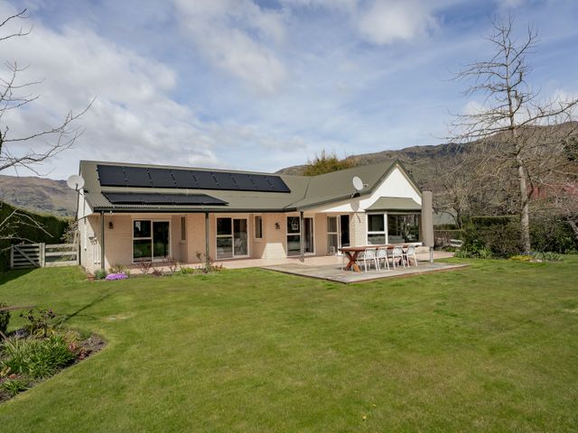 Alpine Meadow Haven - Wanaka Holiday Home - 1184345 - photo 2