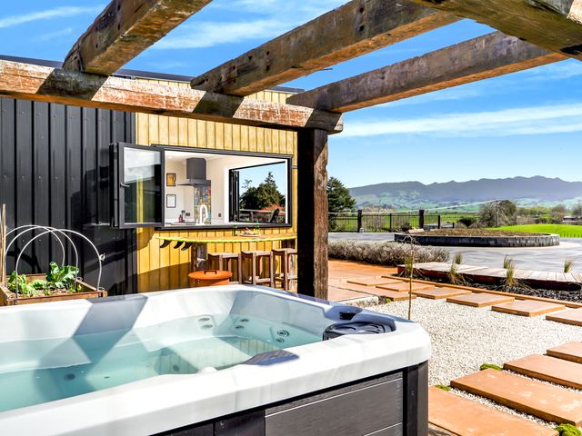 Kakepuku View and Spa Retreat - Te Awamutu - 1184498 - photo 2