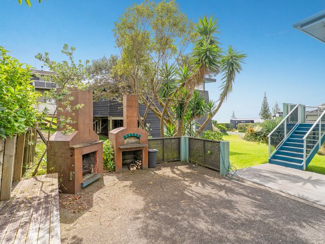 The Tui’s View - Onemana Holiday Home - 1190438 - photo 3