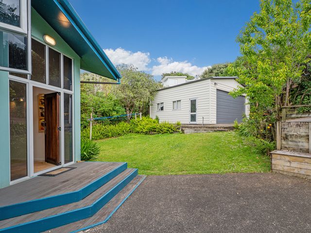 The Tui’s View - Onemana Holiday Home - 1190438 - photo 4