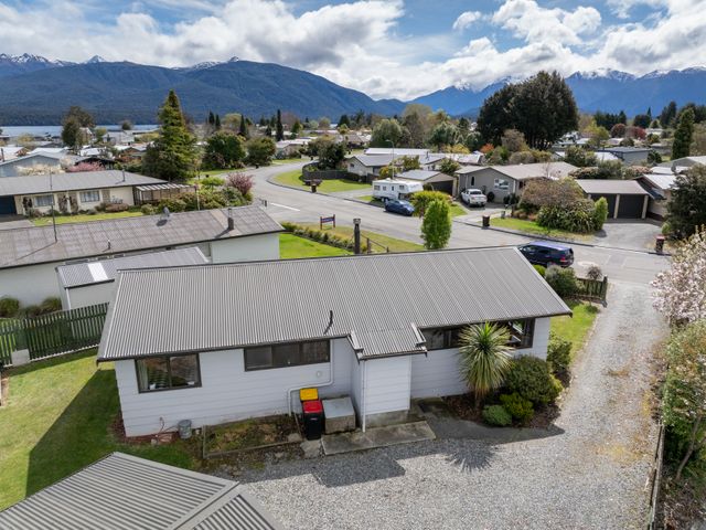 The Back Hut - Te Anau Holiday Home - 1190745 - photo 1 