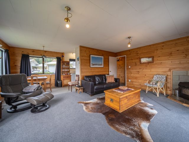 The Back Hut - Te Anau Holiday Home - 1190745 - photo 3