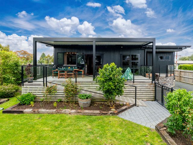 Scannell Grove - Lake Taupo Holiday Home - 1191718 - photo 1 