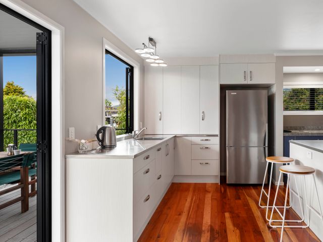 Scannell Grove - Lake Taupo Holiday Home - 1191718 - photo 3