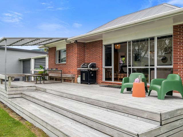 Rotoiti Escape - Lake Rotoiti Holiday Home - 1192696 - photo 2