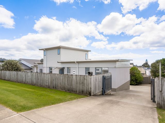 Peaceful Paradise - Waihi Beach Holiday Home - 1193583 - photo 2