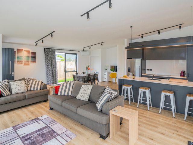 Sun and Sea Sanctuary - Whitianga Holiday Home - 1193913 - photo 3