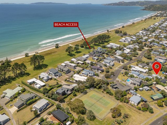 Golden Sands Retreat - Matarangi Holiday Home - 1193914 - photo 1 