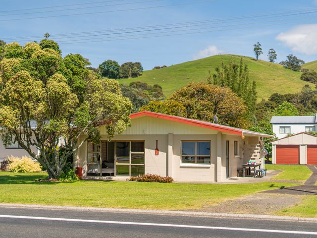 Ocean Whispers - Whitianga Holiday Home - 1194137 - photo 2