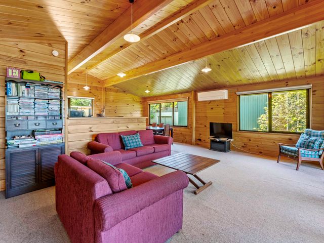 Kereru View - Lake Taupo Holiday Home - 1194312 - photo 5