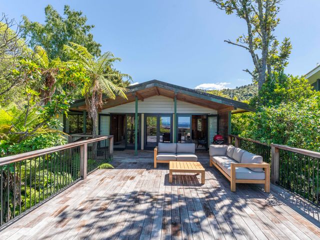 Kereru View - Lake Taupo Holiday Home - 1194312 - photo 2