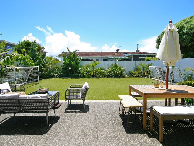 Shoreline Vista - New Plymouth Holiday Home - 1195426 - photo 2