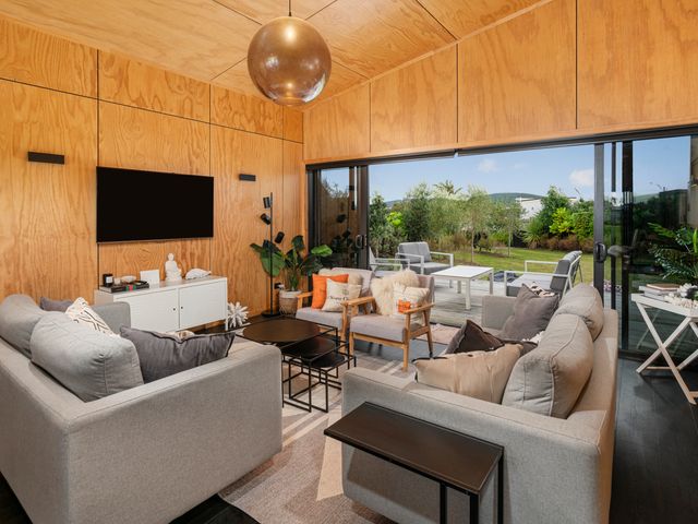 Sun House - Matarangi Holiday Home - 1196216 - photo 2