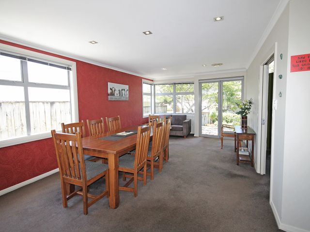 Relax on Richmond - Taranaki Holiday Home - 1197574 - photo 4