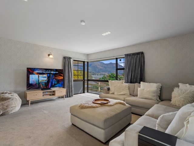 Alpine Escape - Wanaka Holiday Home - 1200423 - photo 4