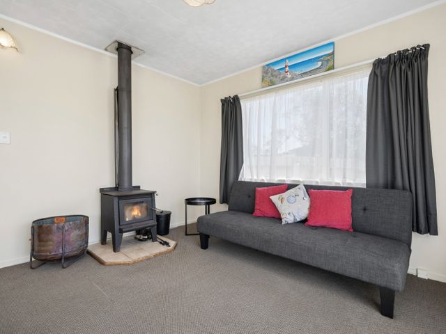 Bach to the Beach - Foxton Beach Holiday Home - 1201099 - photo 4