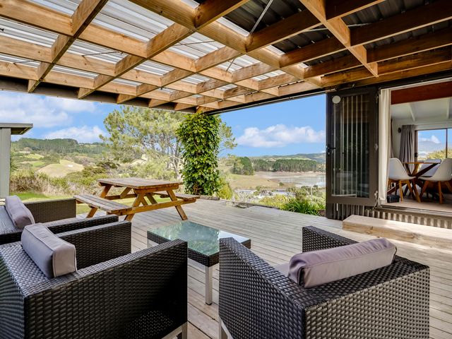 Kaitoke Vista - Raglan Holiday Home - 1202702 - photo 4