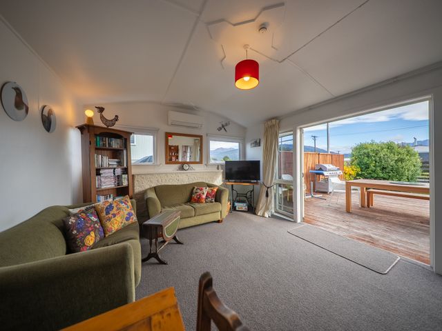 Dragon Fly Cottage - Te Anau Holiday Home - 1203769 - photo 3