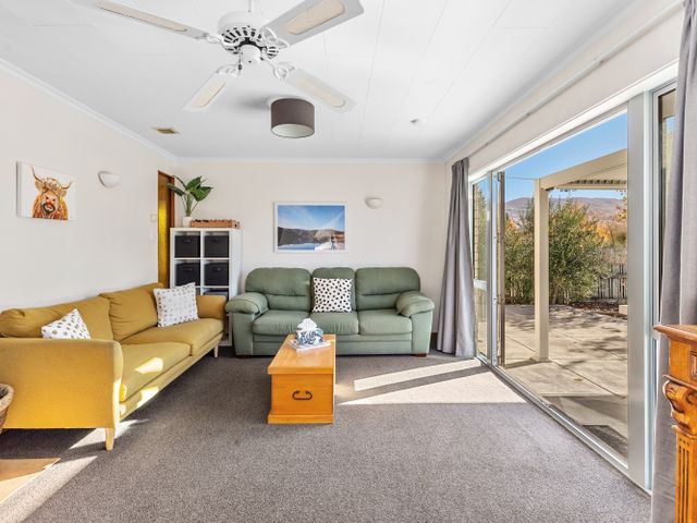 Get Away By The Green - Cromwell Holiday Home - 1203940 - photo 4