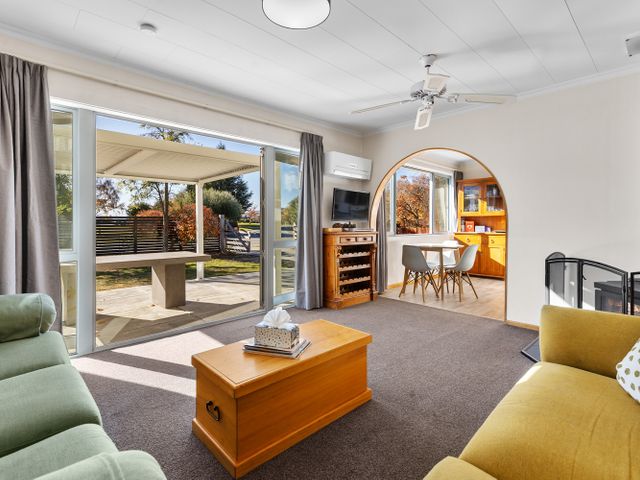 Get Away By The Green - Cromwell Holiday Home - 1203940 - photo 5