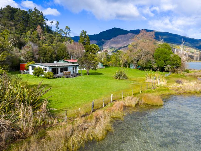 Sounds Serenity - Marlborough Sounds Holiday Home - 1204371 - photo 1 
