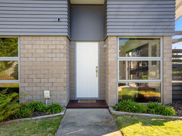 Sun & Surf Stay - Papamoa Holiday Home - 1204758 - photo 5
