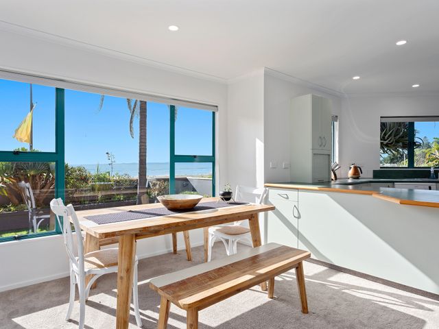 The Lights House - Beachfront Ohope Holiday Home - 1205037 - photo 5