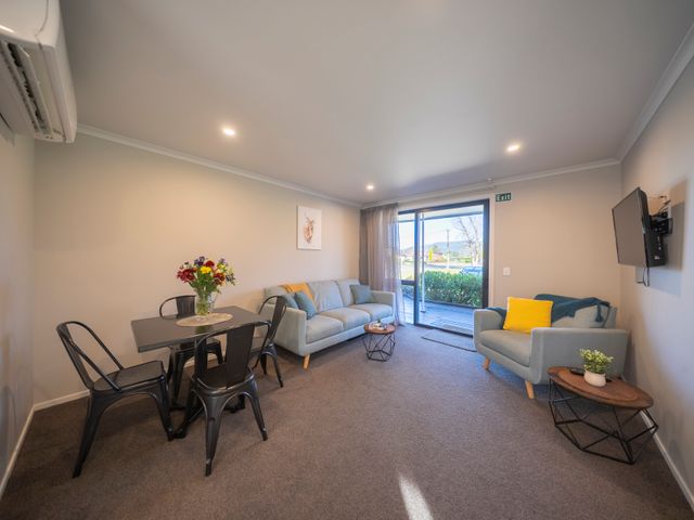 Dusky Hunting Unit - Te Anau Holiday Home - 1205262 - photo 3