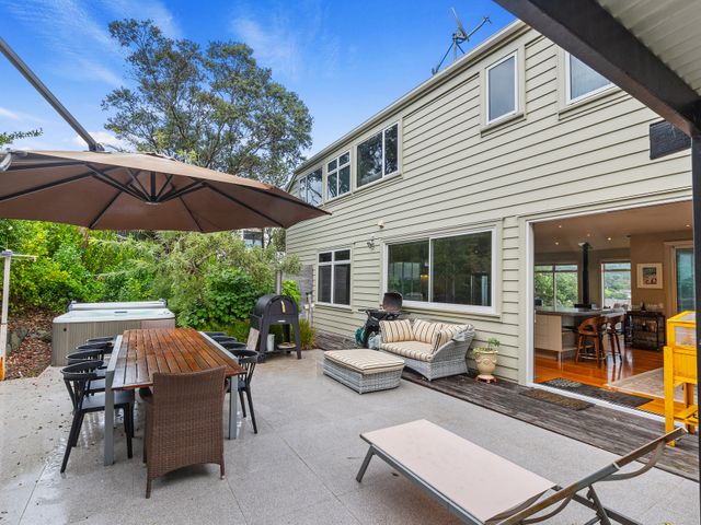 Spa and Surf Retreat - Langs Beach Holiday Home - 1205605 - photo 5