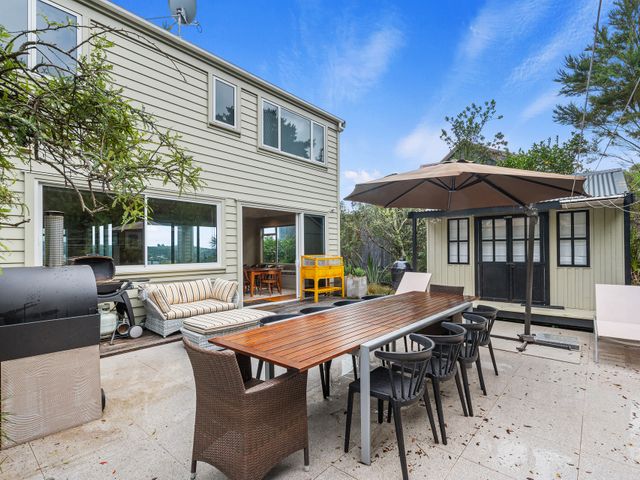 Spa and Surf Retreat - Langs Beach Holiday Home - 1205605 - photo 4